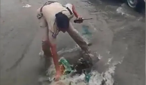 Video: Hyderabad Woman Cop Cleans Drain With Hands, Clears Blockage
