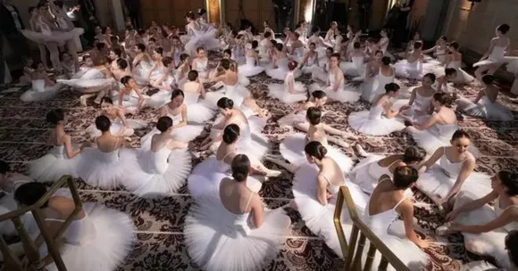 Watch: 353 NY Ballet Dancers Win World Record By Dancing On Their Toes