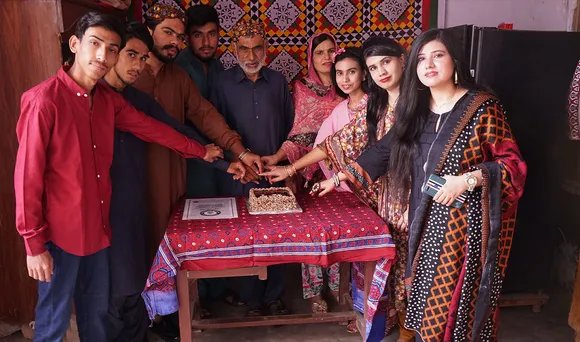 Pak Family Of Nine Sets Guinness World Record For Shared Birthdays
