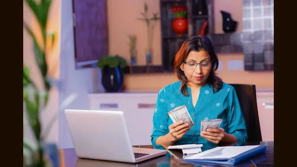 How Do Urban Indian Working Women Navigate Their Money?
