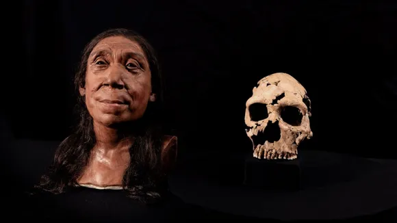 Scientists Reconstruct The Face Of A 75000-Year-Old Neanderthal Woman