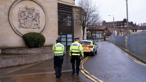 Glasgow: Accused Of Child Abuse, Eleven People Go To Trial