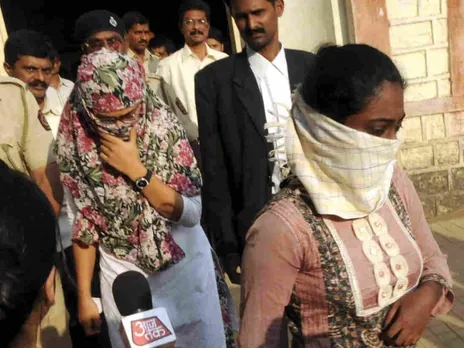 Shaheen Dhada (left) and Renu Srinivasan, who were arrested for posting 'offensive' material on Facebook Picture By:  NPR