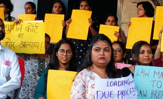 Indian Women Protest CJI