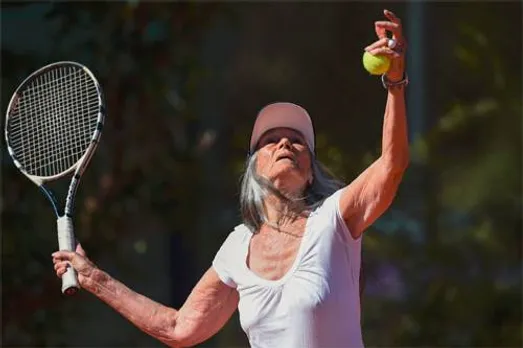 83-Yr-Old Grandmother Revives Her Tennis Dream