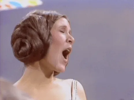 Carrie Fisher gif