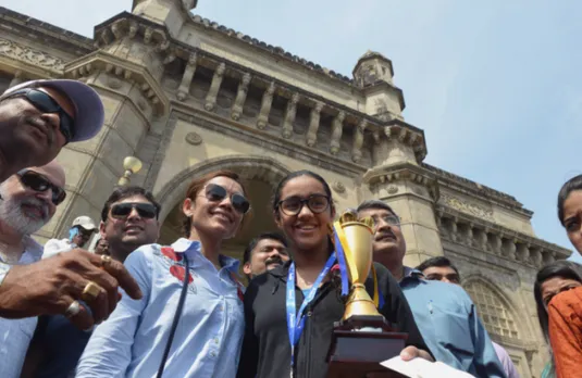 At 14 Gauravi Singhvi is First to Cover 48km at a Stretch in Open Sea