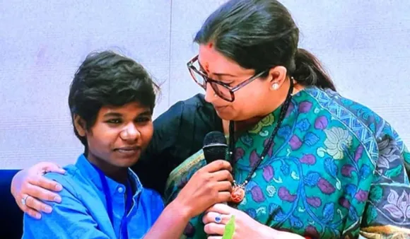 Smriti Irani Consoles 18-Year-Old Girl Who Was Forcibly Married Off As A Child