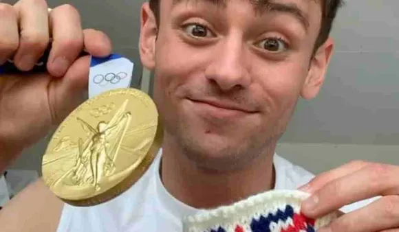 Tom Daley Knitting For His Olympic Medal Is Breaking All Stereotypes Around Men Like How!