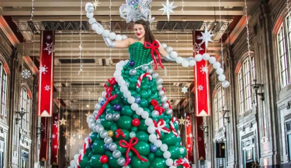 Molly Balloons Makes A Christmas Tree Dress Out of 590 Balloons