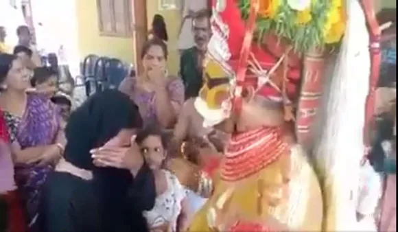 You're Not Different: Kerala Folk Artist's Interactions With Muslim Woman Goes Viral