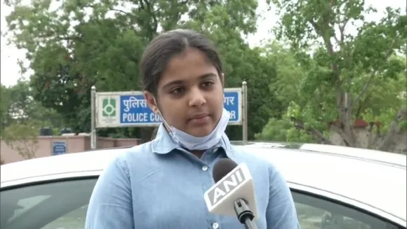 Twelve-year-old Noida Girl Books Flight For Three Migrant Workers