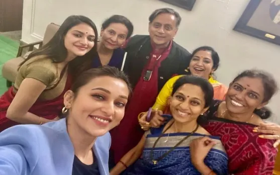 Shashi Tharoor's Tweet Of Picture With Women MPs Sparks Row, Minister Apologises