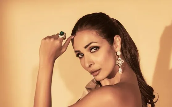 Cameras Shamelessly Zoom In On Malaika Arora's Backless Outfit, Paparazzi Has No Limits