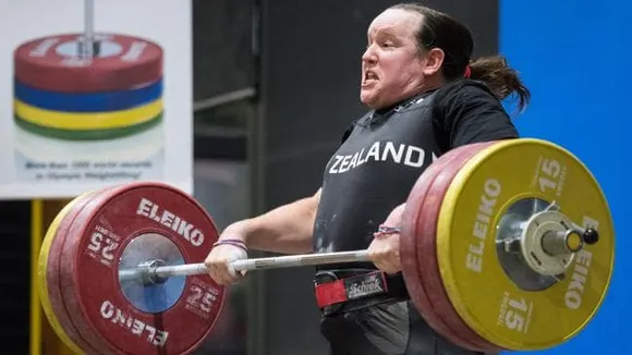 Transgender Weightlifter Withdraws