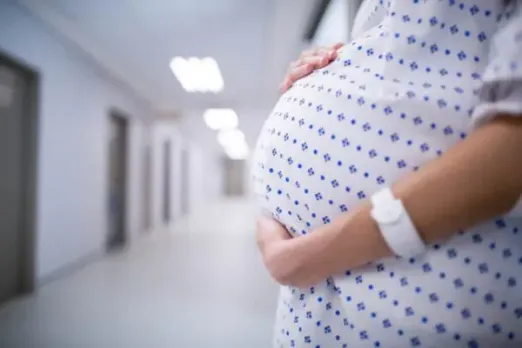 Police Inspectors Help Pregnant Woman Reach Hospital During Night Curfew
