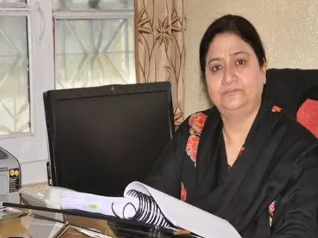 Professor Nilofer Khan Is The First Woman Appointed As VC Of Kashmir University