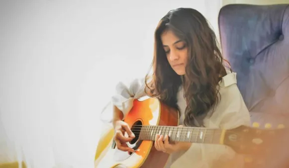 Meet Jasleen Royal, Singer Whose 'Rangeela' Collab With Composer Yashraj Mukhate Is Viral