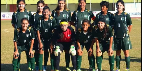 Pak Women’s Football Team Does The Coolest Mannequin Challenge