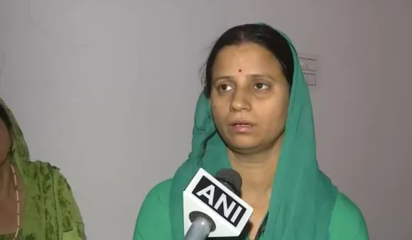 CRPF Jawan's Wife Urges Govt To Take Action For His Release From Naxal Captivity