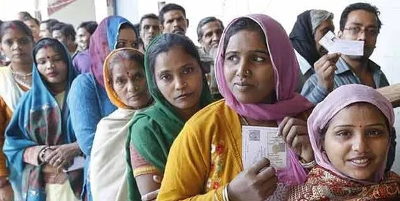 Women voters get equally active in Delhi 
