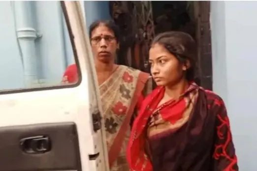 Bangladeshi Woman Swims To India To Marry Her Lover