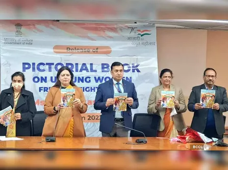 Meenakashi Lekhi Launches A Pictorial Book On India’s Women Unsung Heroes