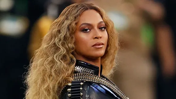 Beyonce's Grammy Performance Blows Up The Internet 