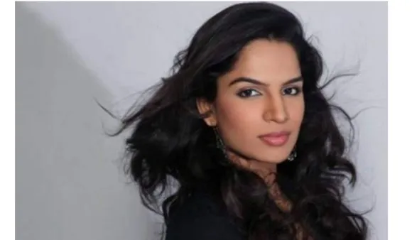 “They Are Okay With Bikini Pictures” Says Shikha Singh Who Was Trolled For Breastfeeding Post
