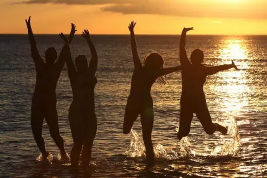 Irish Women's Skinny Dip Creates Guinness Record