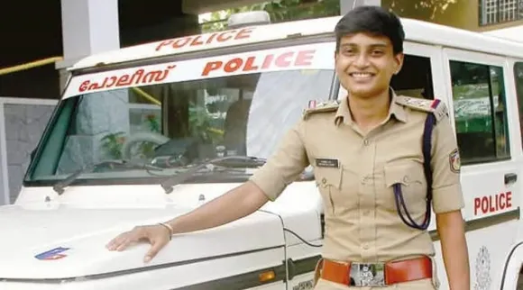 She Had To Sell Lemonade To Raise Her Son, Now She Is A Sub-Inspector In The Same Town