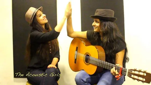The Acoustic Girls: Amanda and Malvika, listen to their jamming experiences
