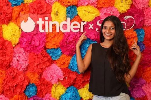 Tinder And She: Swipe Right On Self Discovery