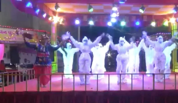 Garba In PPE Kits? Navratri Celebrations With A COVID-19 Twist Go Viral: Watch