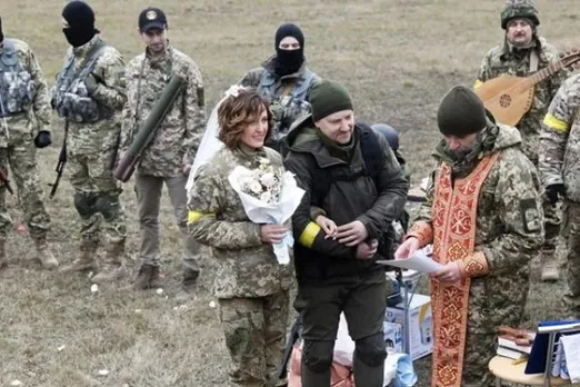 Amid War, Two Ukranian Soldiers Take Wedding Vows On Battlefield
