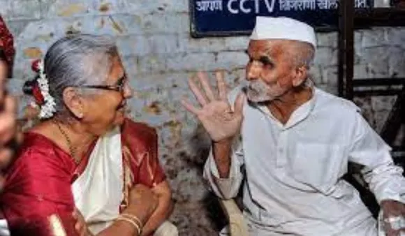 Sudha Murthy Met And Took Blessing Of Sambhajirao Bhide, Receives Criticism