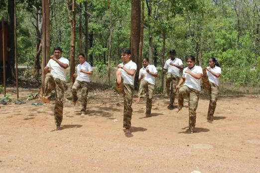 Women officers in Pench forest protect tigers despite dangers   
