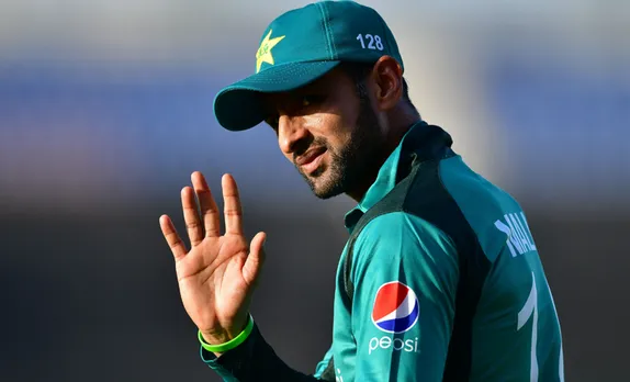 'Yeh tho nabbe saal tak khelega' -Fans react as Shoaib Malik confirms his availability in T20Is for Pakistan