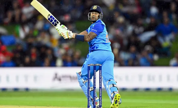 'Surya ka toofan chalu hai boss' - Fans overjoyed as Suryakumar Yadav smashes swashbuckling century against New Zealand in second T20I