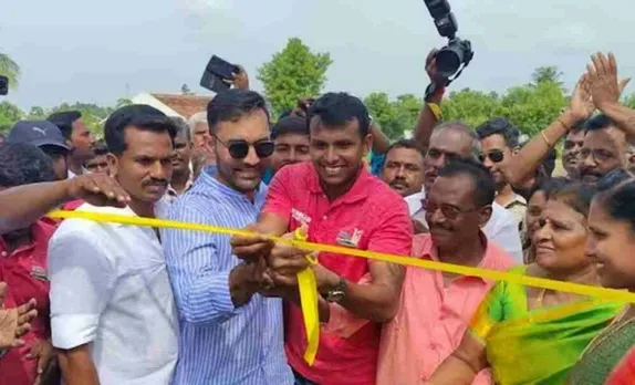 ‘4 match khele nahi aur ground khol diya’ - Fans react as Dinesh Karthik inaugurates Natarajan Cricket ground in Tamil Nadu