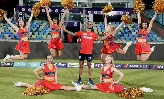 ‘Nach Basanti Nach Gabbar ke lie’ - Fans react as Shikhar Dhawan poses with PBKS cheerleaders during IPL 2023
