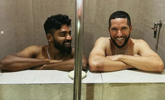 ‘Kuch zyada hi personal hogaya’ - Fans react to viral image of Mohammed Siraj and Wayne Parnell bathing together ahead of RR clash in IPL 2023