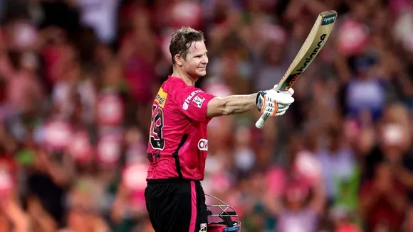 Steve Smith belts second consecutive century, equals Big Bash record in  Sydney Sixers win | Sporting News India