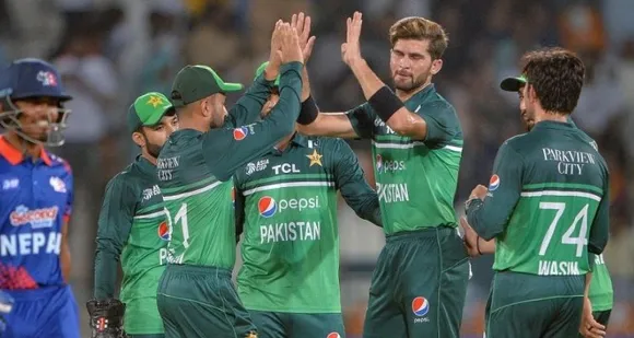 पाकिस्तान ने नेपाल को 238 रनों के बड़े अंतर से हराया, ट्विटर पर फैंस बोले "रुक बेटा तेरे अब्बू ...." देखें फैंस के रिएक्शन