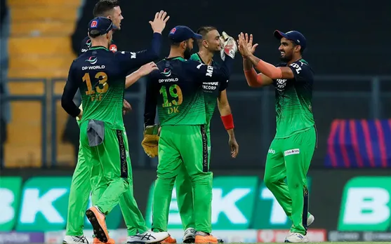 Twitter Reactions: वानिंदु हसरंगा के 'पंजे' में फंसा हैदराबाद, बैंगलोर ने 67 रनों से दी मात