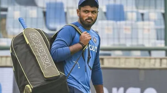 एशिया कप के बीच संजू सैमसन को टीम इंडिया से किया बाहर, बैग उठाकर अचानक लौटे भारत!