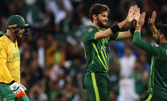PAK vs SA: पाकिस्तान ने दक्षिण अफ्रीका को 33 रन से हराया, सेमीफाइनल की उम्मीदें बरकरार