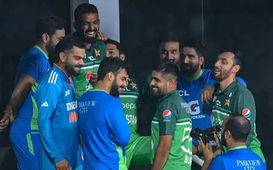 Virat Kohli’s Picture With Pakistan Players: विराट कोहली का पाकिस्तानी खिलाड़ियों के साथ हंसी-मजाक करते तस्वीर हुई वायरल