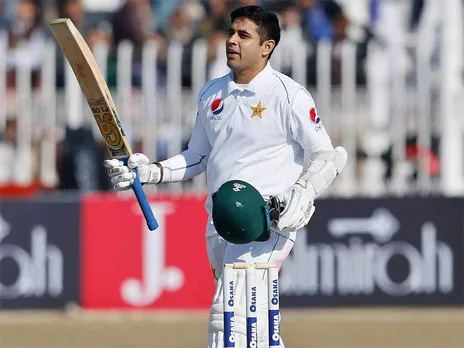 मैच के दौरान पाकिस्तानी बल्लेबाज आबिद अली को सीने में तेज दर्द, अस्पताल में हुए भर्ती