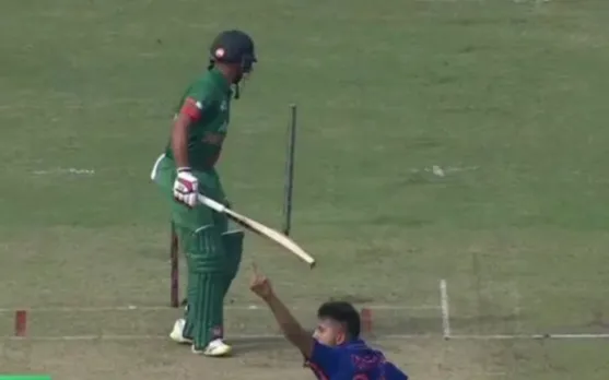 उमरान मलिक की आग उगलती गेंद पर बांग्लादेशी बल्लेबाज ढेर, कुछ ही सेकंड में वायरल हो गया वीडियो